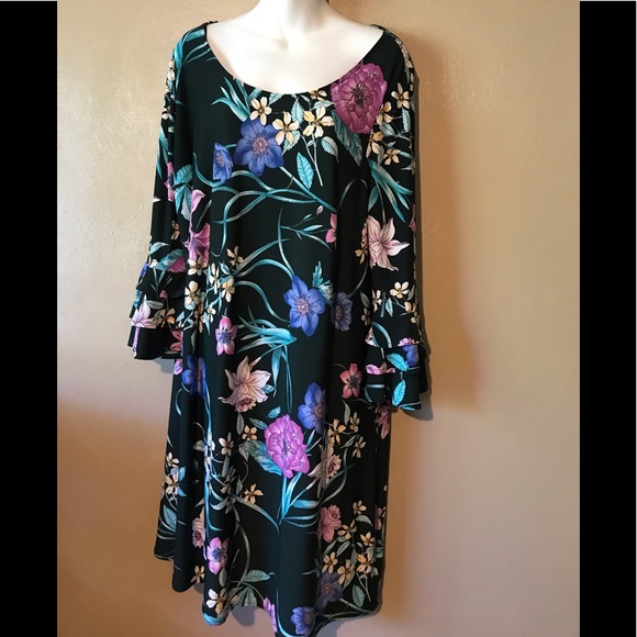 Lane Bryant Dresses & Skirts - Lane Bryant NEW dark green flowered dress 18/20
